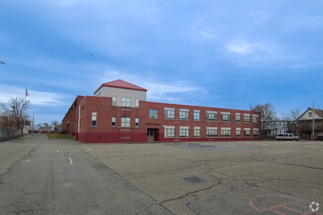 Ingalls Elementary has an overall grade of C- on Niche.