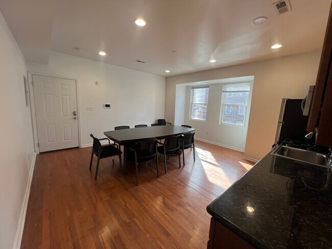 601 N 39th St unit 2, Philadelphia, PA 19104 - photo 4
