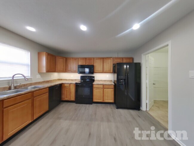 2928 Youngberry Ct, Indianapolis, IN 46217 - photo 5