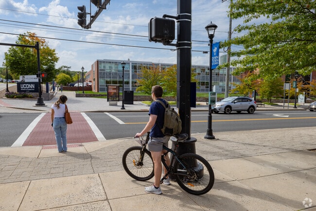 Students frequently walk and bike to class in Storrs Mansfield.