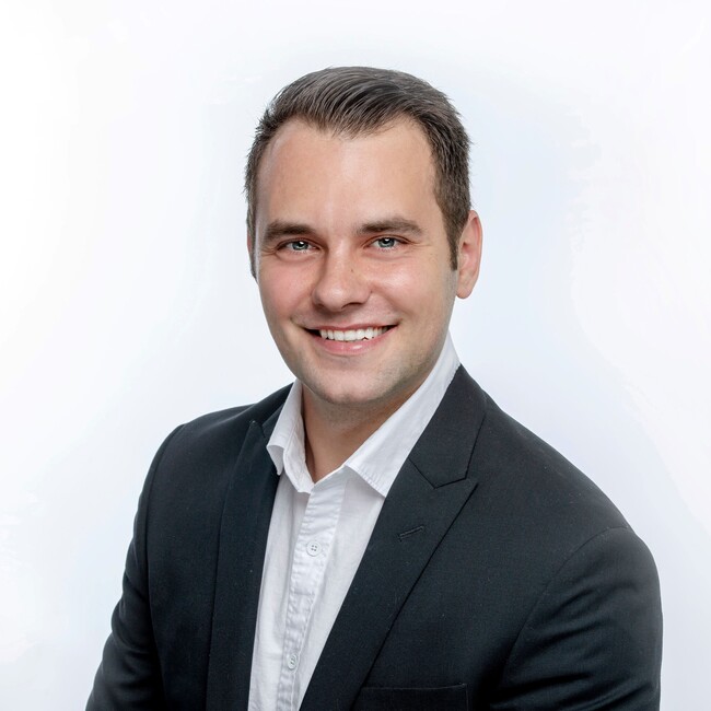 Agent Photo