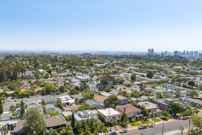 Burlingame is centrally located in San Diego with convenient access to Downtown.