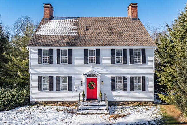 Colonial Revival homes in Harwinton feature spacious lots and classic architecture.