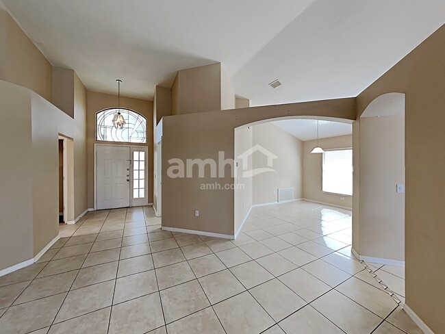 16502 Lake Heather Dr, Tampa, FL 33618 - photo 3