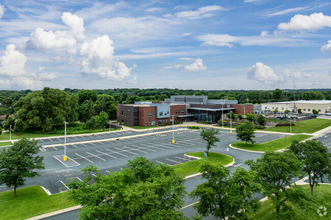 The Dakota Valley Leaning Center is near 196 Extended School Year.
