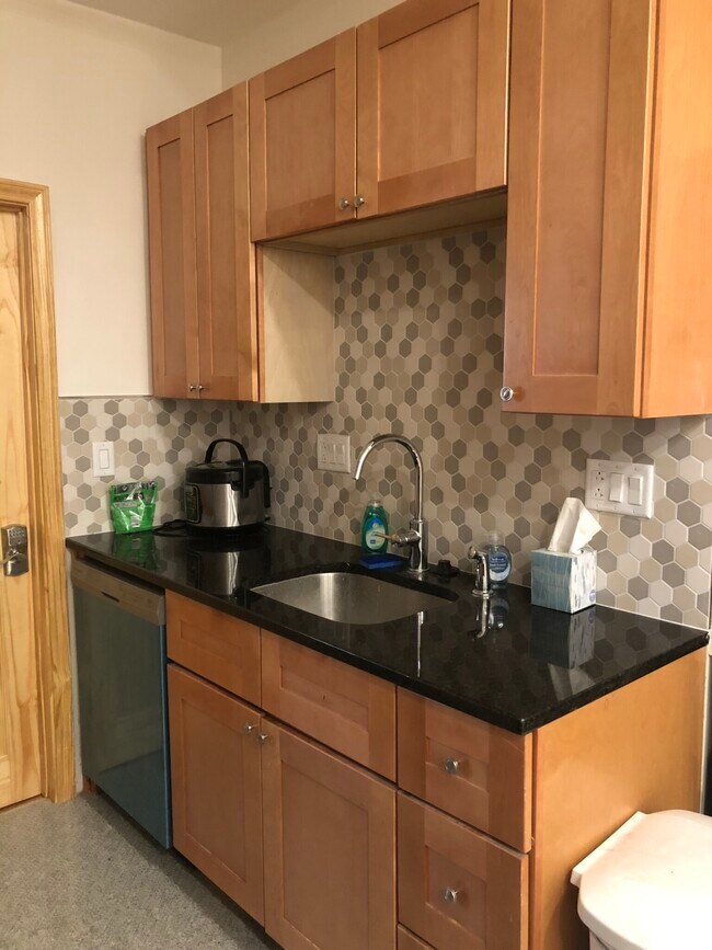 20 Winthrop St unit 3, Boston, MA 02136 - photo 3