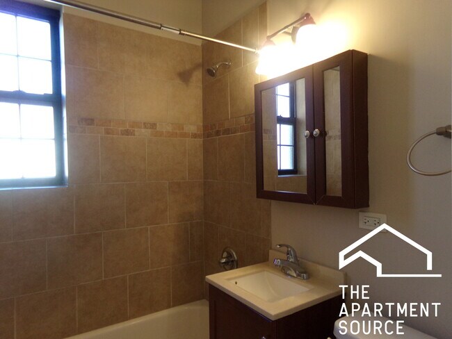 894 Green Bay Rd unit A01, Winnetka, IL 60093 - photo 4
