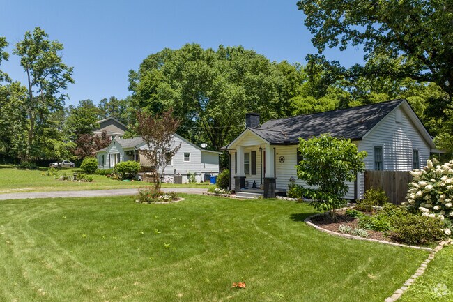 Expansice green lawns and tidy homes and mature landscaping reflect the neighborhood's pride of ownership.