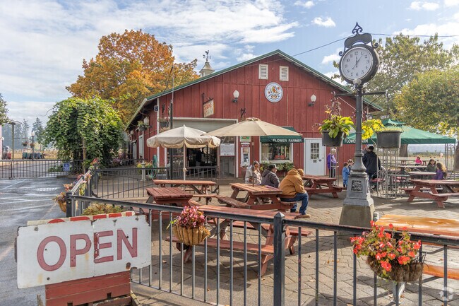 Flower Farmer Pumpkin Patch occurs every September and October.