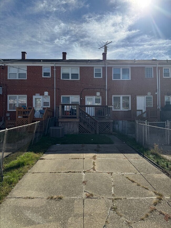 2231 Graythorn Rd, Middle River, MD 21220