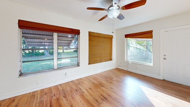 4916 NW 54th St, Tamarac, FL 33319 - photo 2