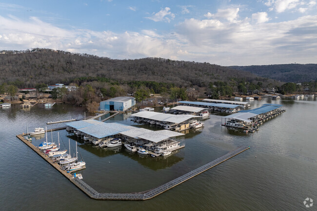 Store your boat at the Guntersville Marina and have it ready to go for water adventures.
