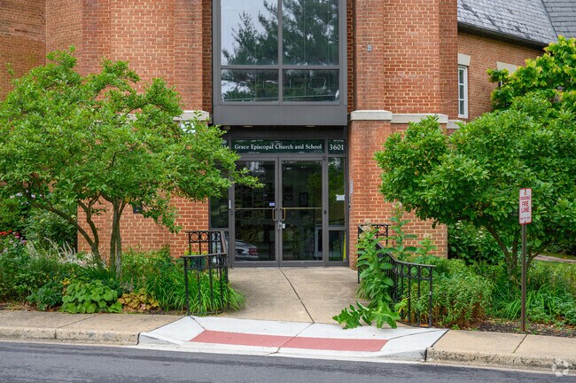 Kids in Alexandria can attend Grace Episcopal School, located in Del Ray.