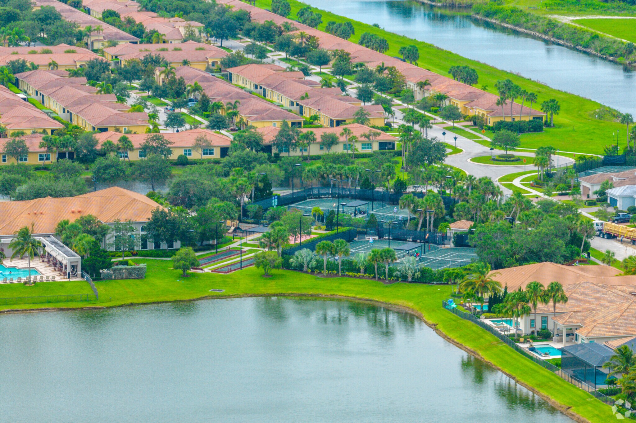 Verano tennis courts next to clubhouse.