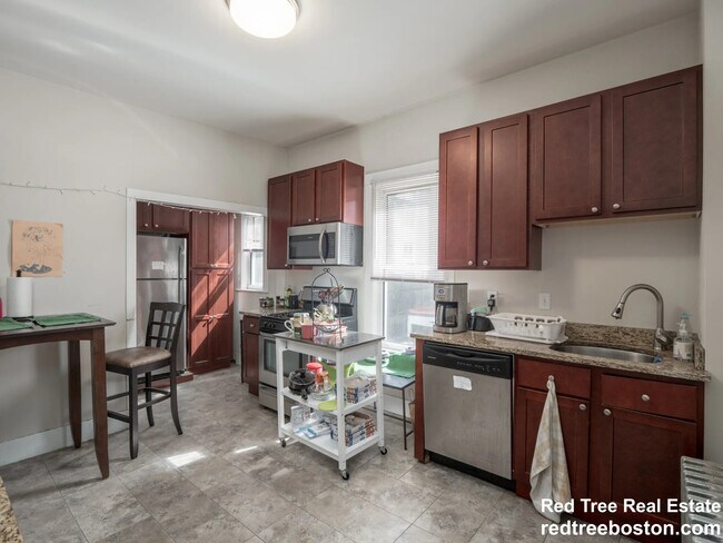 44 Cameron Ave unit 1, Somerville, MA 02144 - photo 3