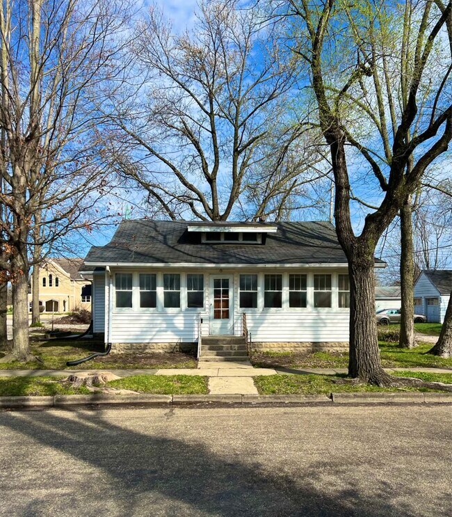 110 S Pruyn St, Salem, IL 62881