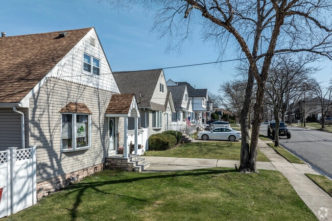 Modest single-family houses come in a variety of styles in Woodrow.