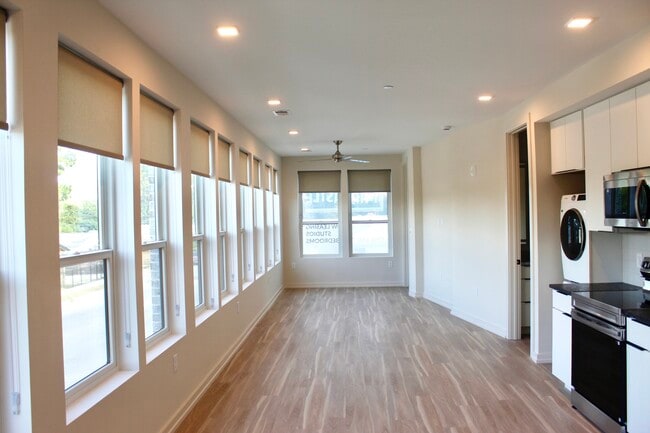 Mid Castle, Wilmington, NC 28401 - photo 3