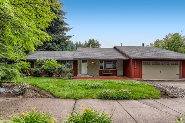 9424 SW Siletz Dr, Tualatin, OR 97062 - photo 2