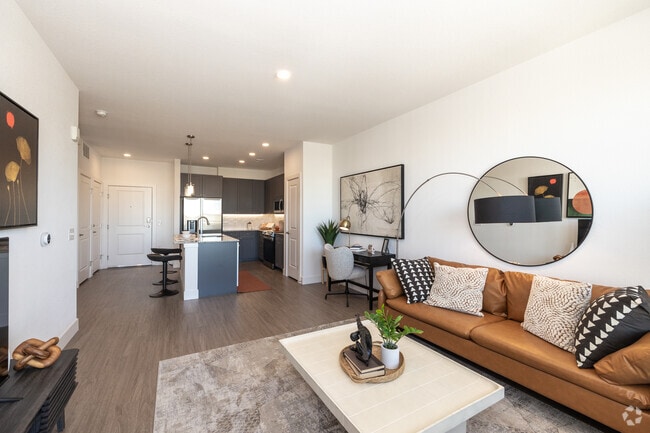 1BR, 1BA - 764SF - Living Room