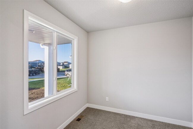 25087 Bluebird Cir, Adel, IA 50003 - photo 7