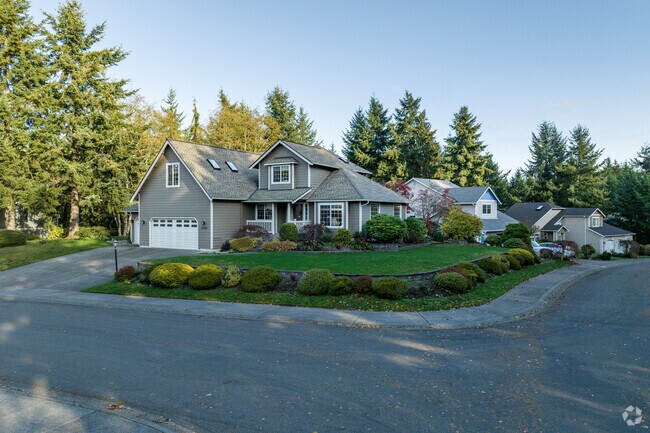 Craftsman-style homes with wood accents are common in Purdy.