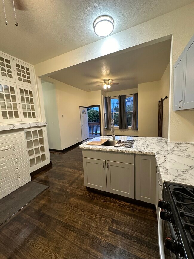 639 16th St unit 2, Eureka, CA 95501 - photo 6