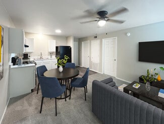 580 E Randall Wobbe Ln, Springdale, AR 72764