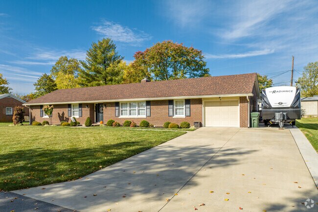 Homes in a ranch style are  common within Indian Hills.