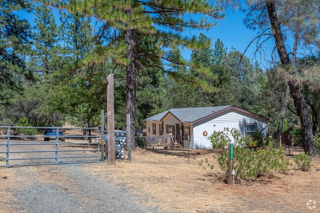 Most homes in Dobbins are single level.