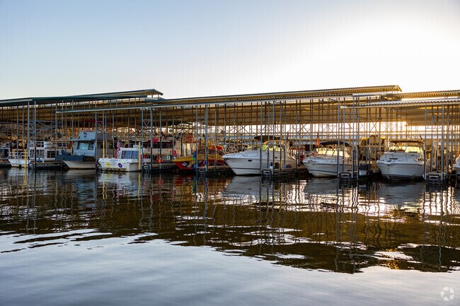 Lake Keystone marina offers slips to the residents of Mannford.