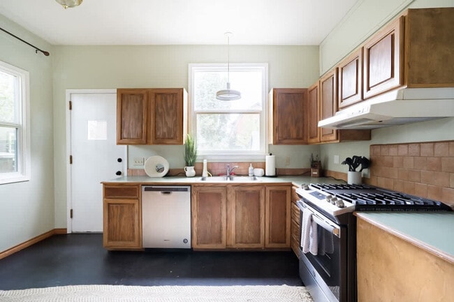 2015 NW 21st Ave unit ID1309823P, Portland, OR 97209 - photo 4