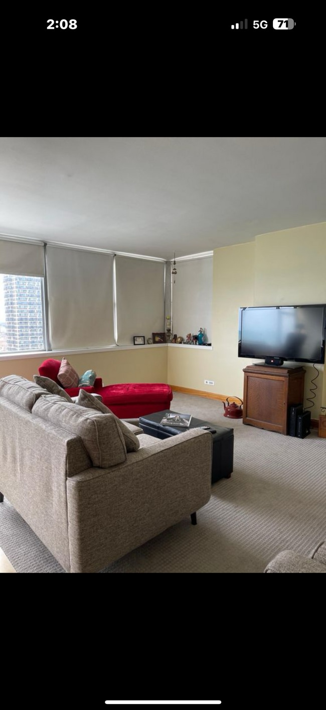 6301 N Sheridan Rd Unit 19V, Chicago, IL 60660