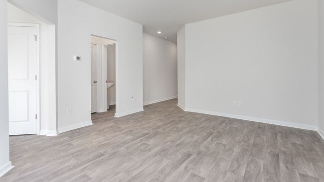 215 Moyer Dr, Burlington, NC 27253 - photo 7