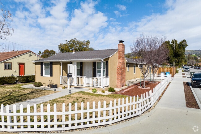 Some Alum Rock homes have cozy front patios.