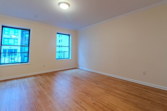 321 E 51st St unit 1, New York, NY 10022 - photo 4