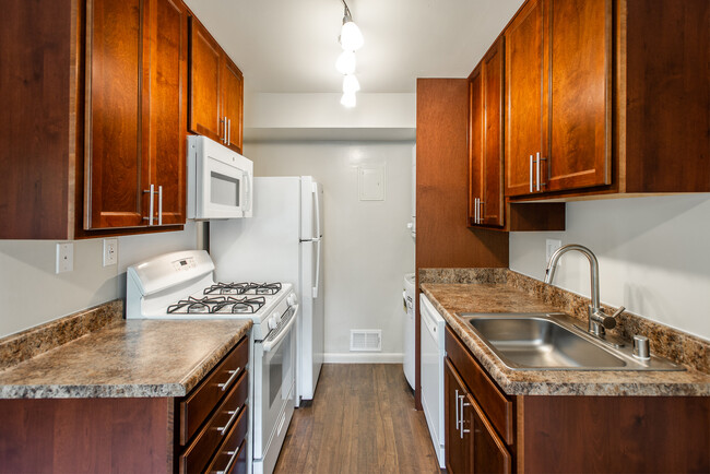 Falls Village Apartments - 6222 Green Meadow Pkwy, Baltimore, MD ...