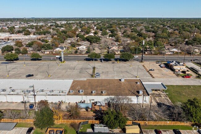 Capture unique perspectives of Cypresswood Montessori School from different angles.