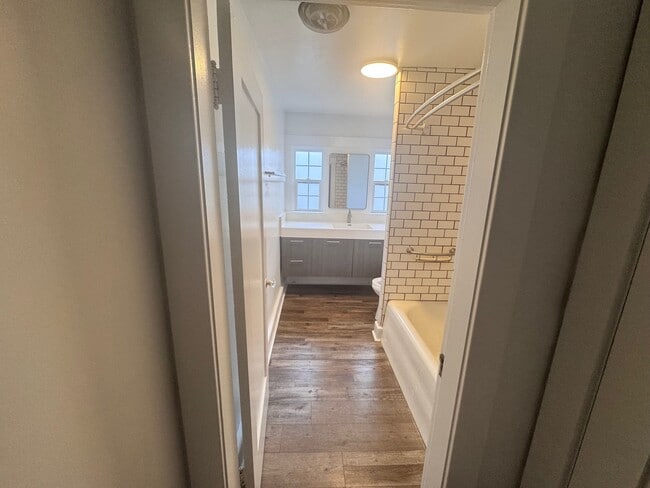 1261 1/2 S Plymouth Blvd unit 1261.5, Los Angeles, CA 90019 - photo 7