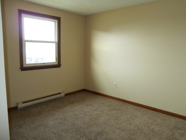 6557 Lincoln Ave, Lockport, NY 14094 - photo 7