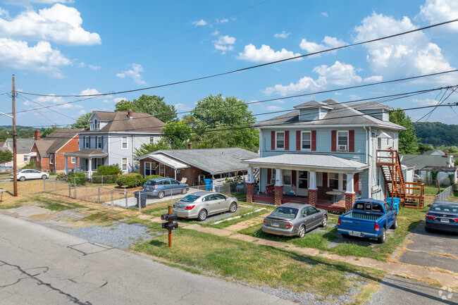 Four Squares, Craftsmans and bungalows are common sights in Fallon.
