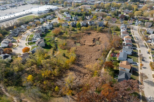 Hidden Glen has a lake in the center, encircled by a walking path.