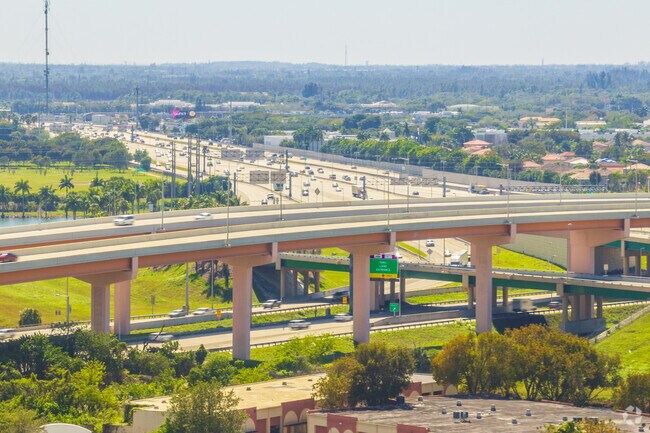 Residents of Lindgren, FL, has easy access to Ronald Reagan Turnpike and Hwy 847.