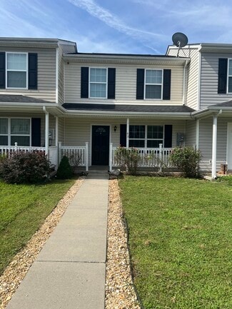 43 Lobo Ln, Inwood, WV 25428