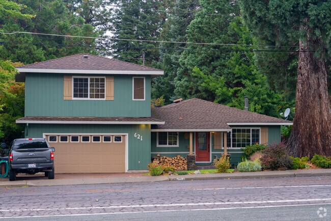 Mount Shasta’s residential streets are a mix of urban and pastoral homes.