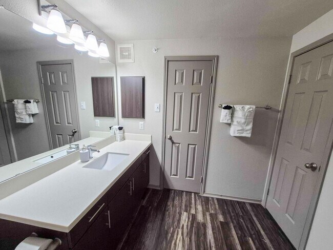 12100 Metric Blvd unit ID1343250P, Austin, TX 78758 - photo 7