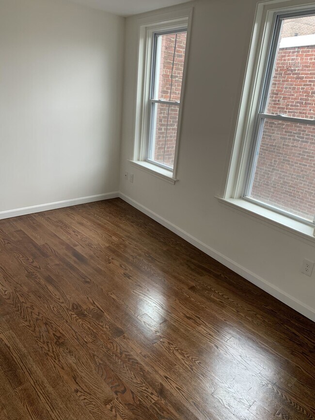 4 Garden Ct unit 4C, Boston, MA 02113 - photo 2