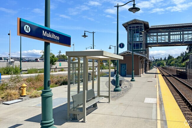 The Mukilteo Train Station runs the N Sounder Line for commuters near Boulevard Bluffs.