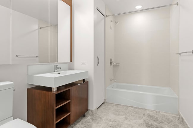 465 E Illinois St, Chicago, IL 60611 - photo 7