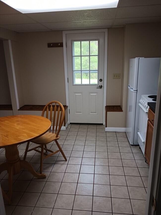 150 Estelle Dr Unit B, West Kingston, RI 02892